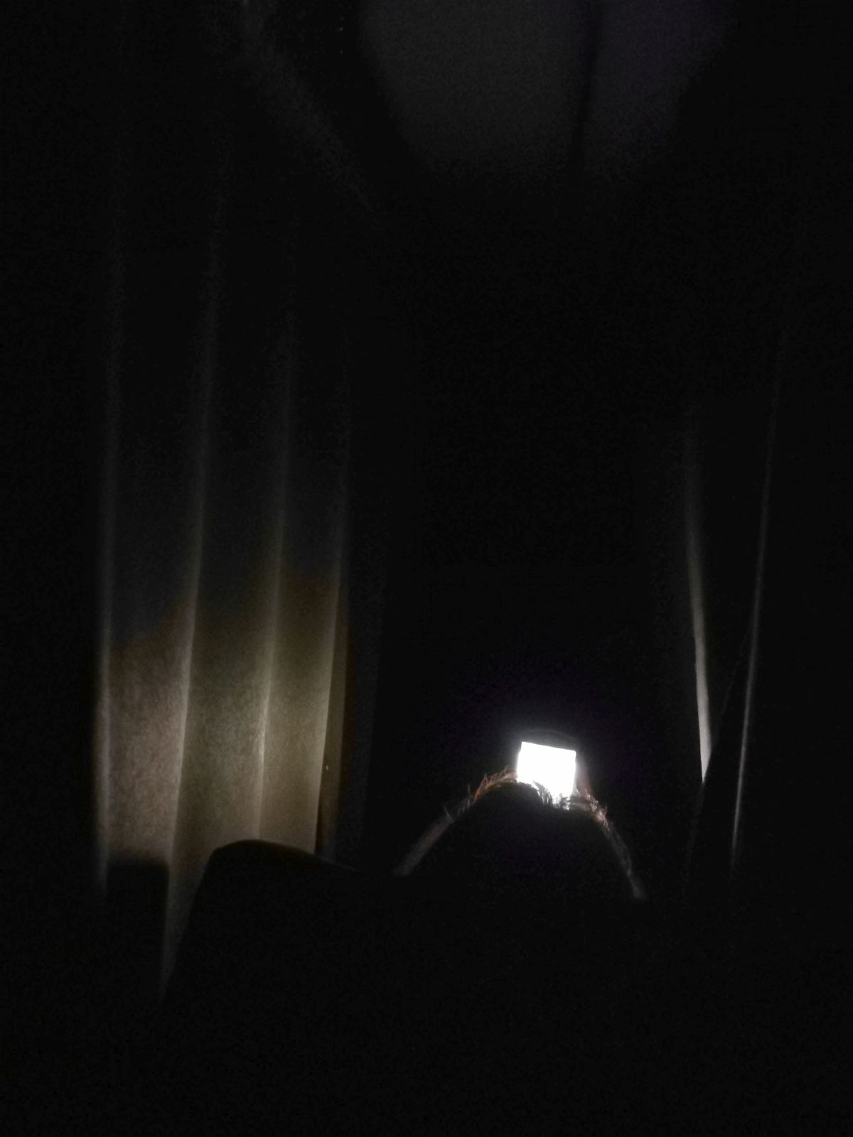 前の人のスマホの画面