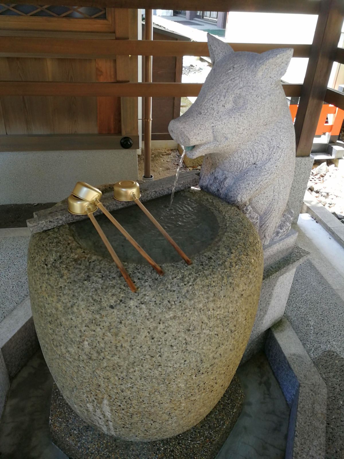 手水舎の水