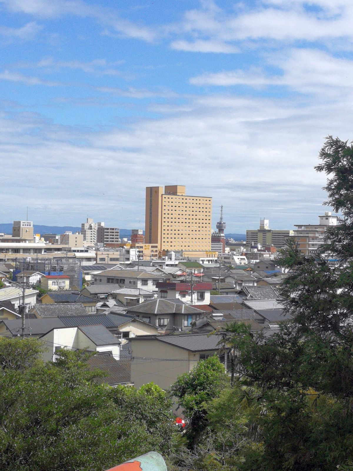 亀の井ホテル方面