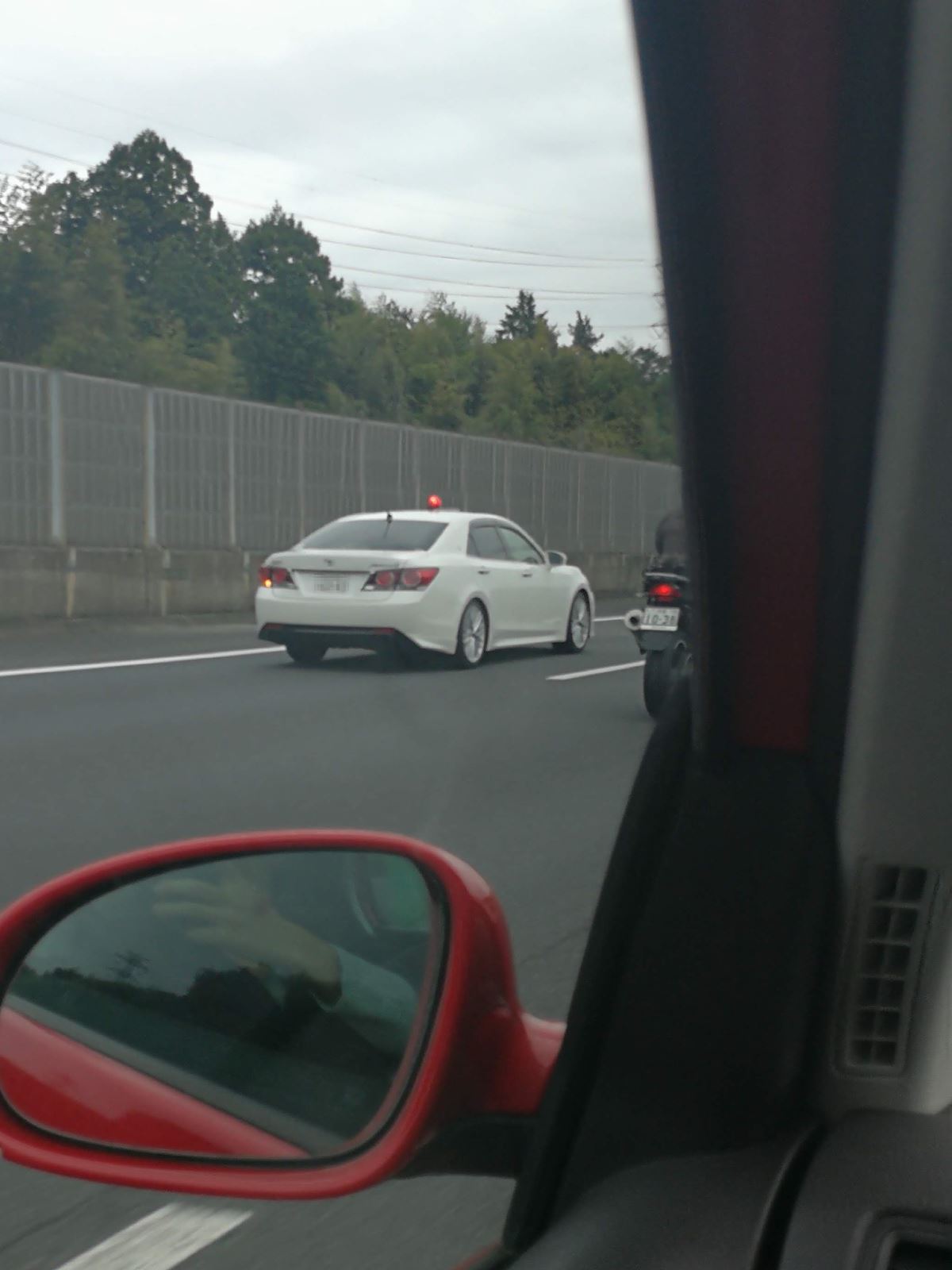 覆面パトカー