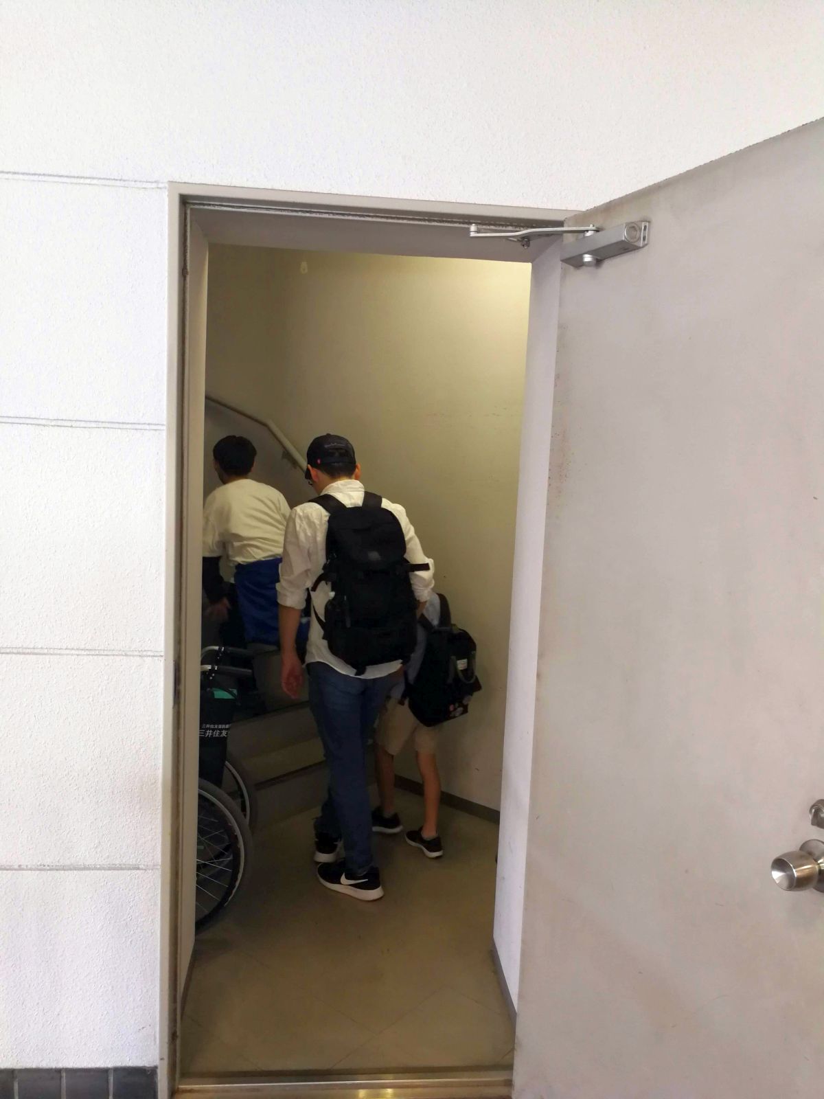 階段入口