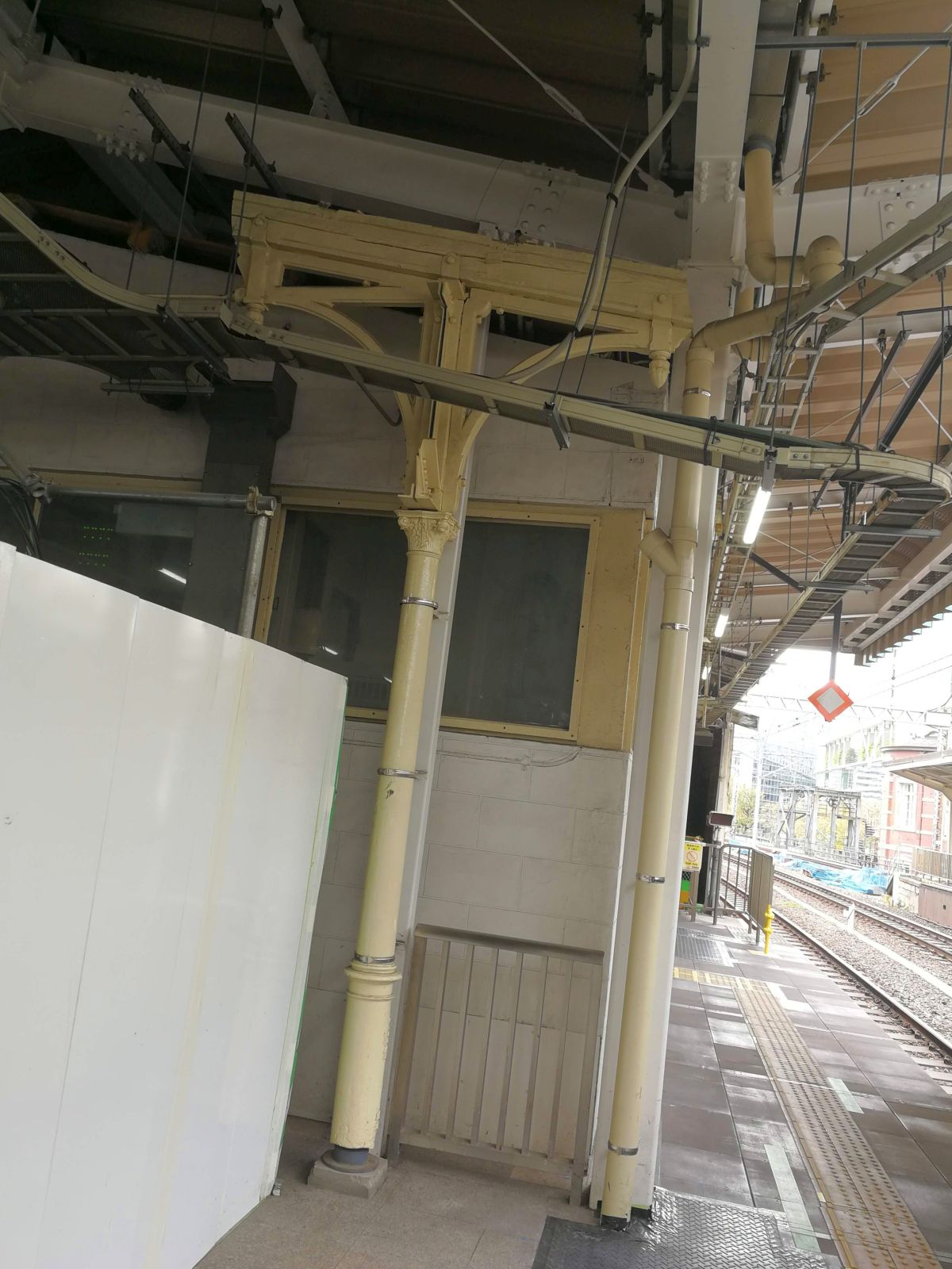 東京駅の鋳鉄製柱
