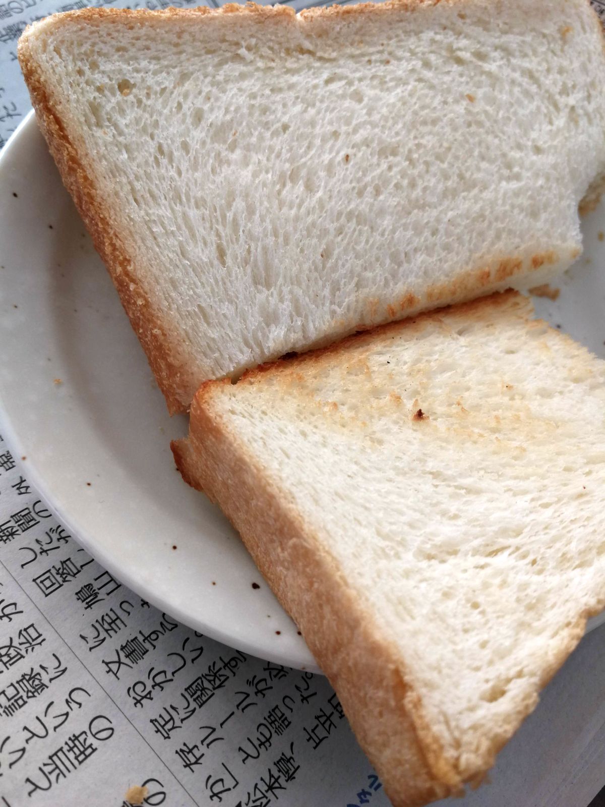 高い食パンといつもの食パン