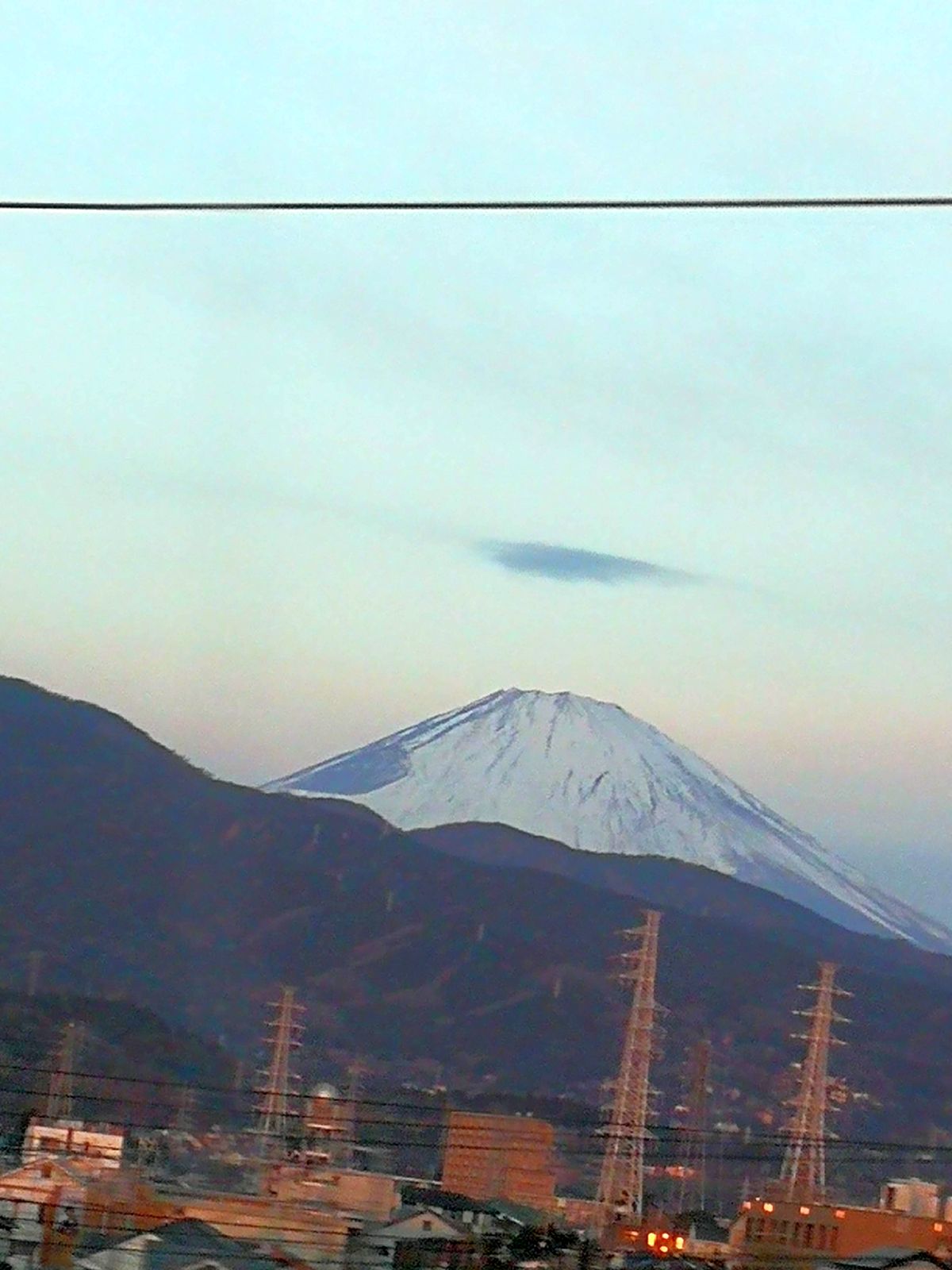 富士山の上の雲