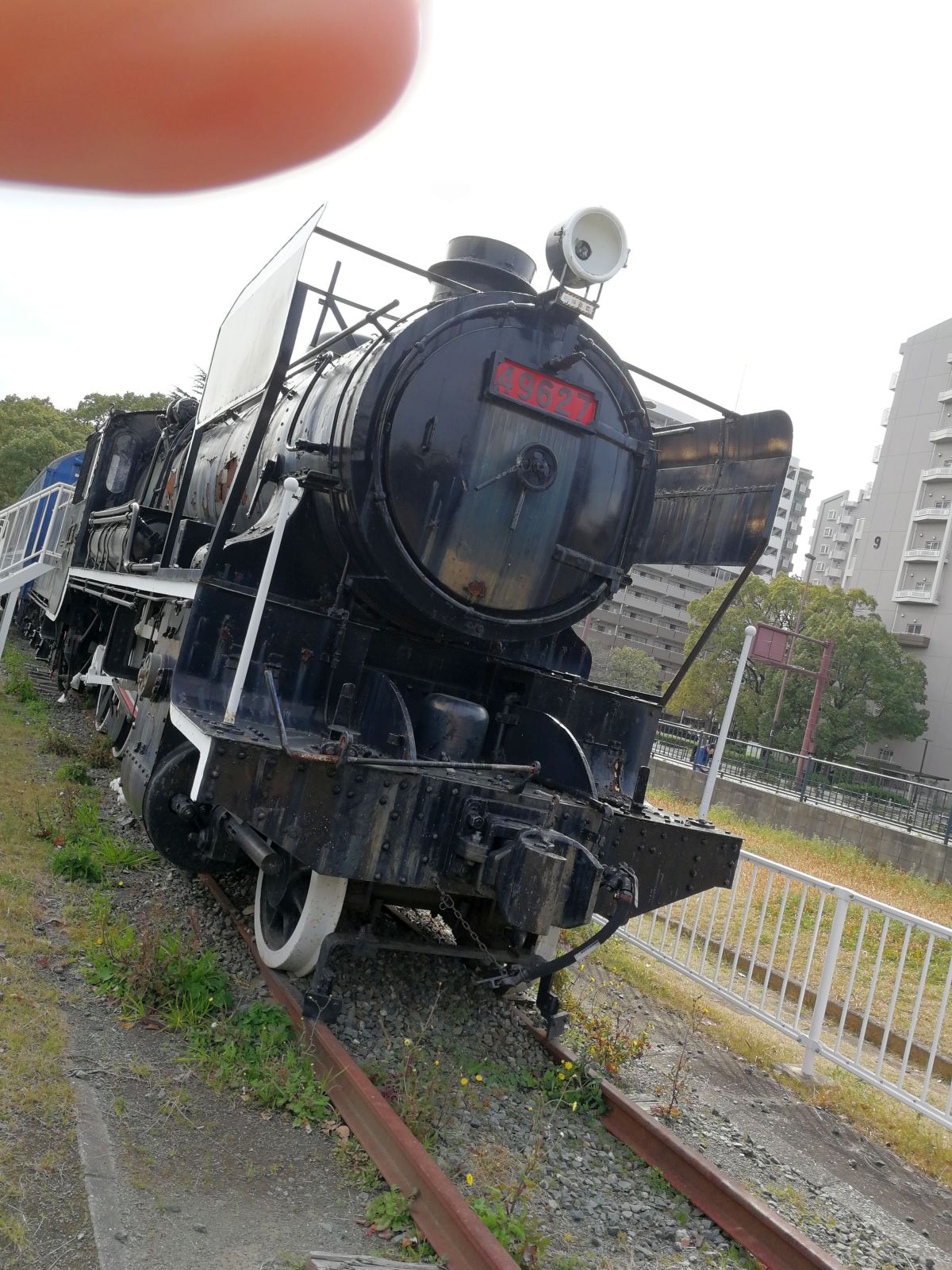 49627