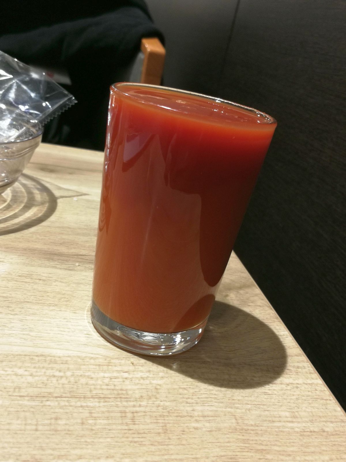 トマトジュースと野菜ジュースの混合