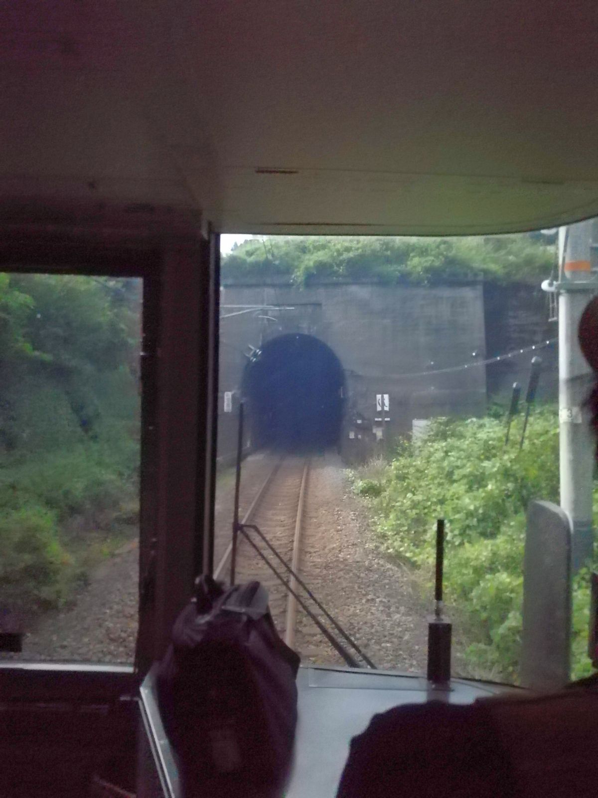 トンネル通過