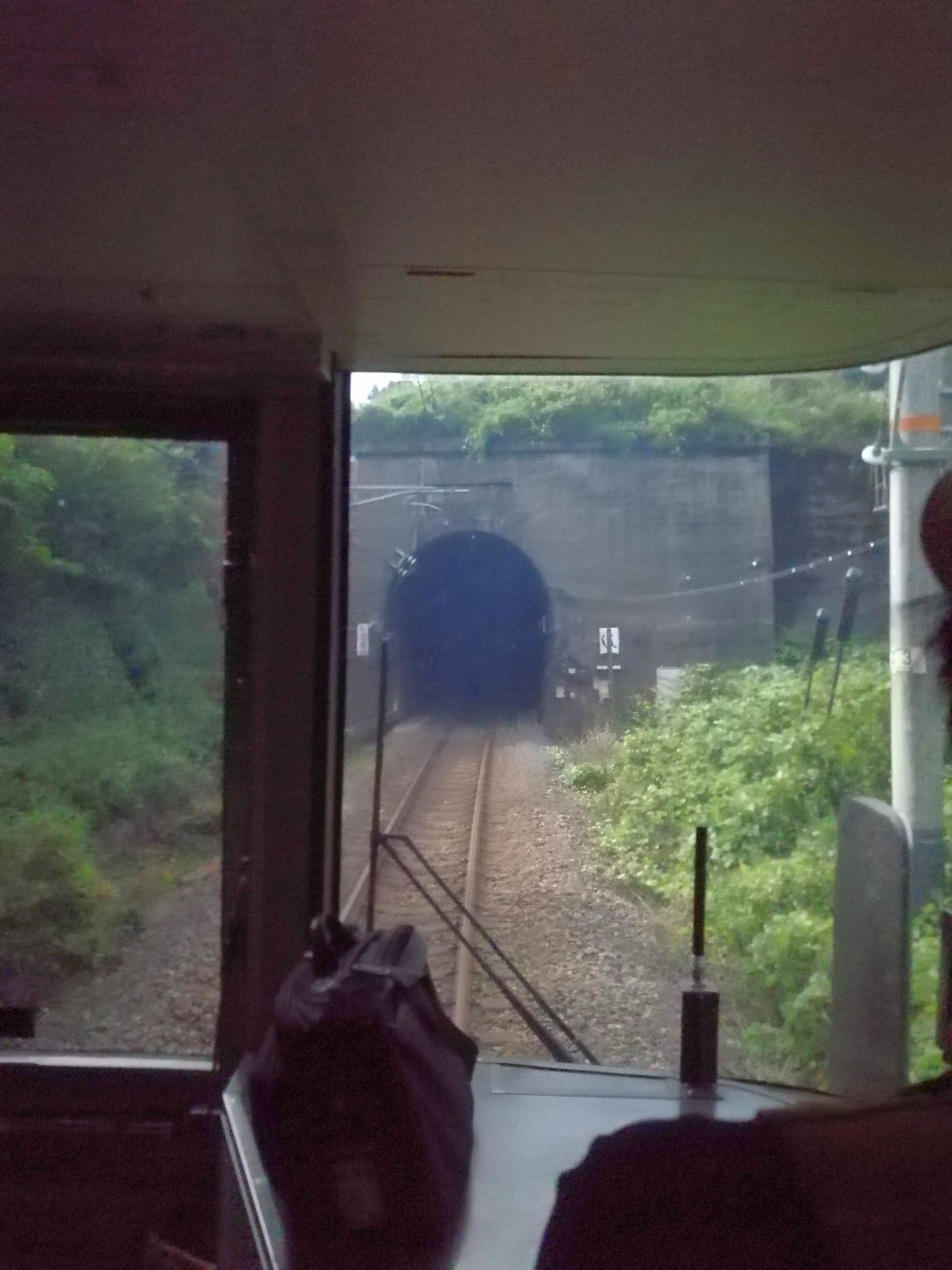 トンネル通過