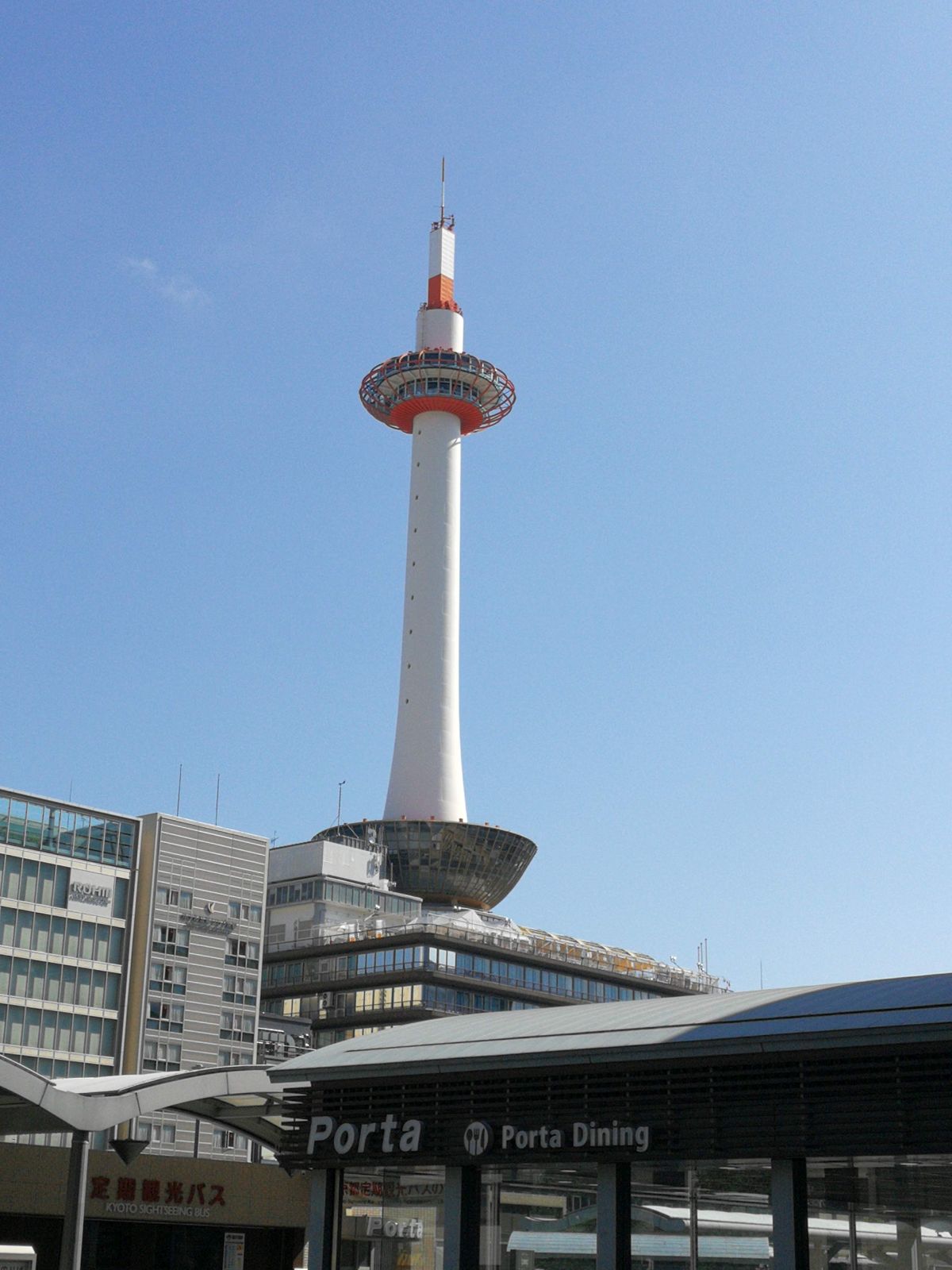 朝の京都タワー