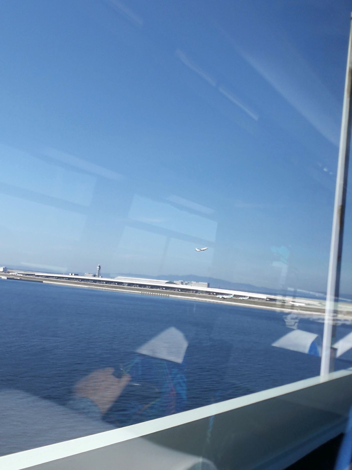 関空橋通過中