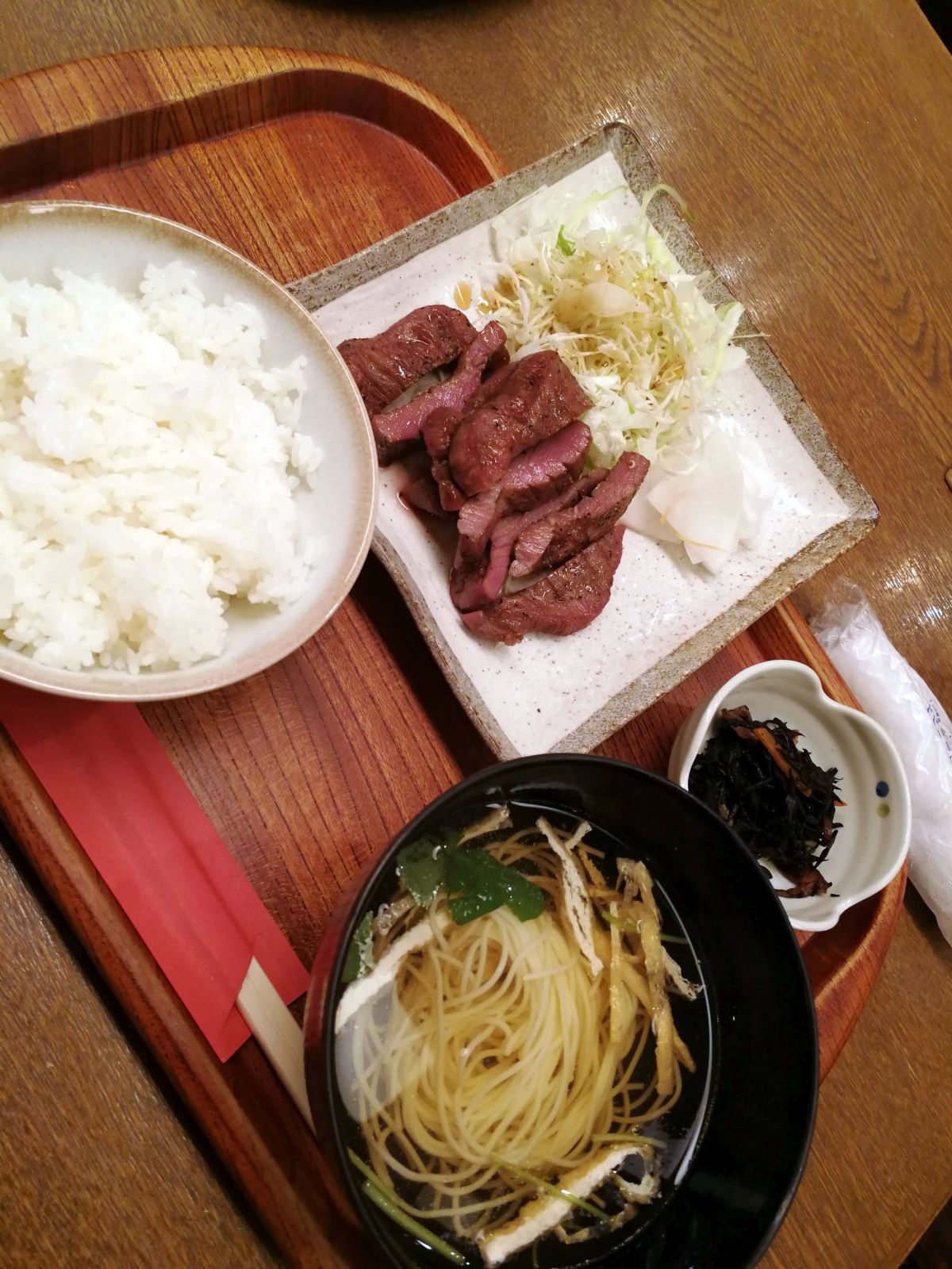 本日の朝食兼昼食