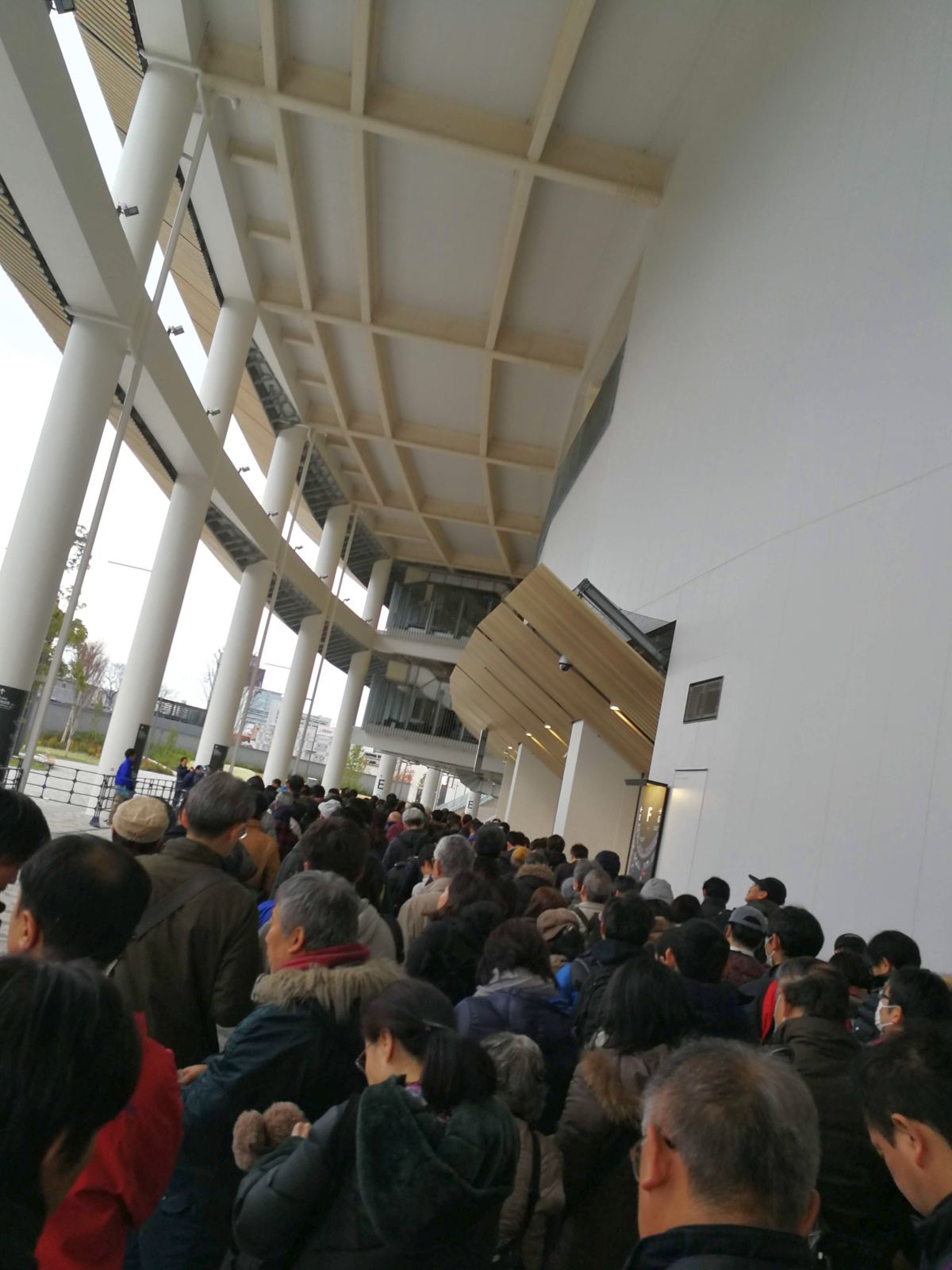 入場列待ち