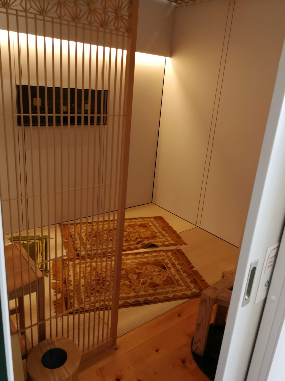 礼拝室の中