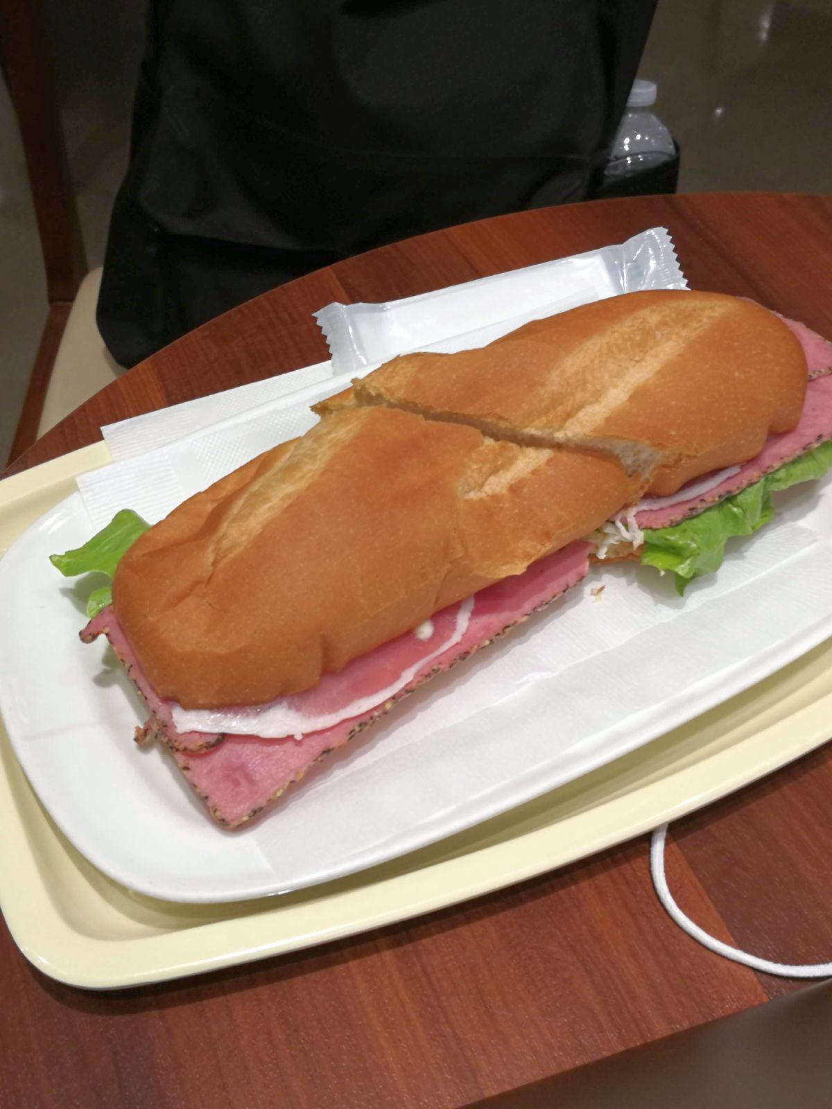 本日の朝食兼昼食