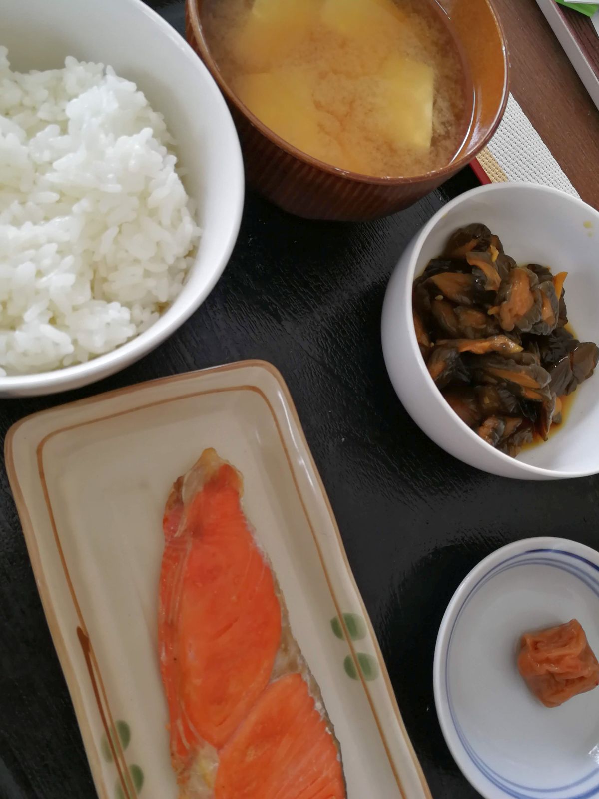 本日の朝食兼昼食