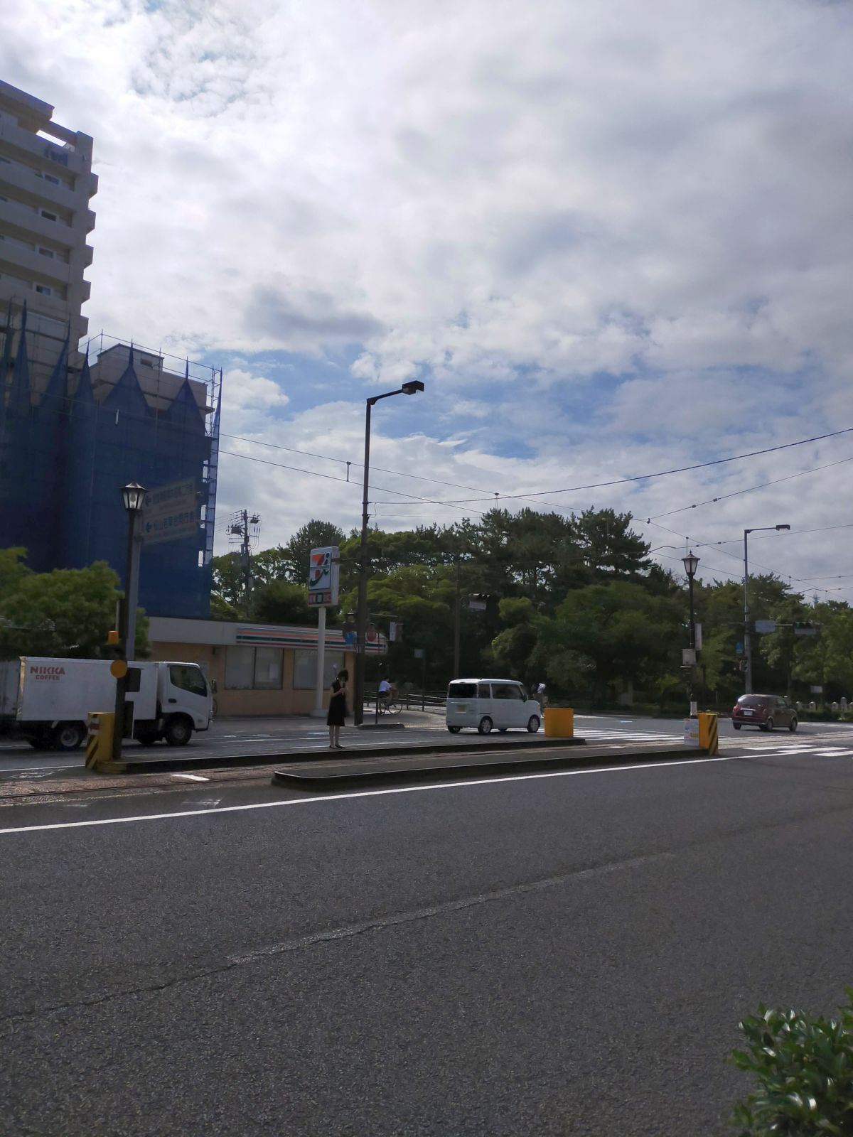 路面電車待ち