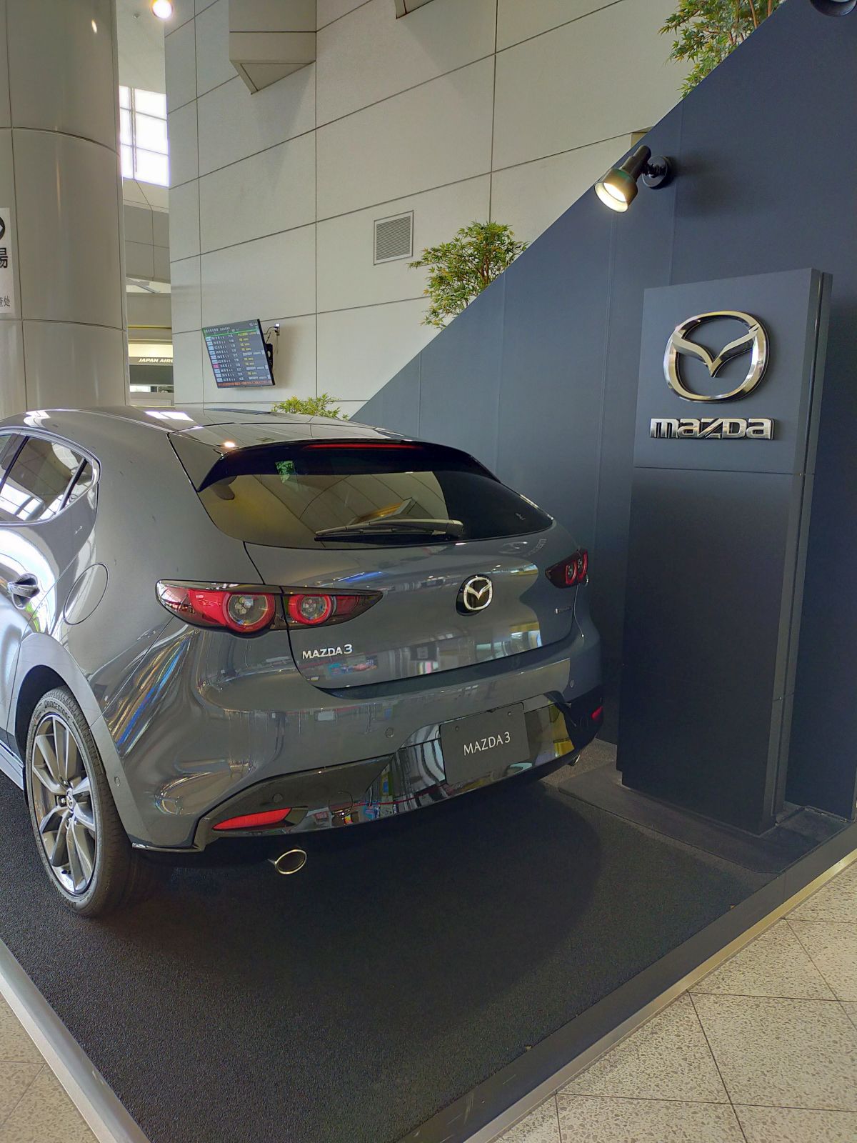 MAZDA車の展示