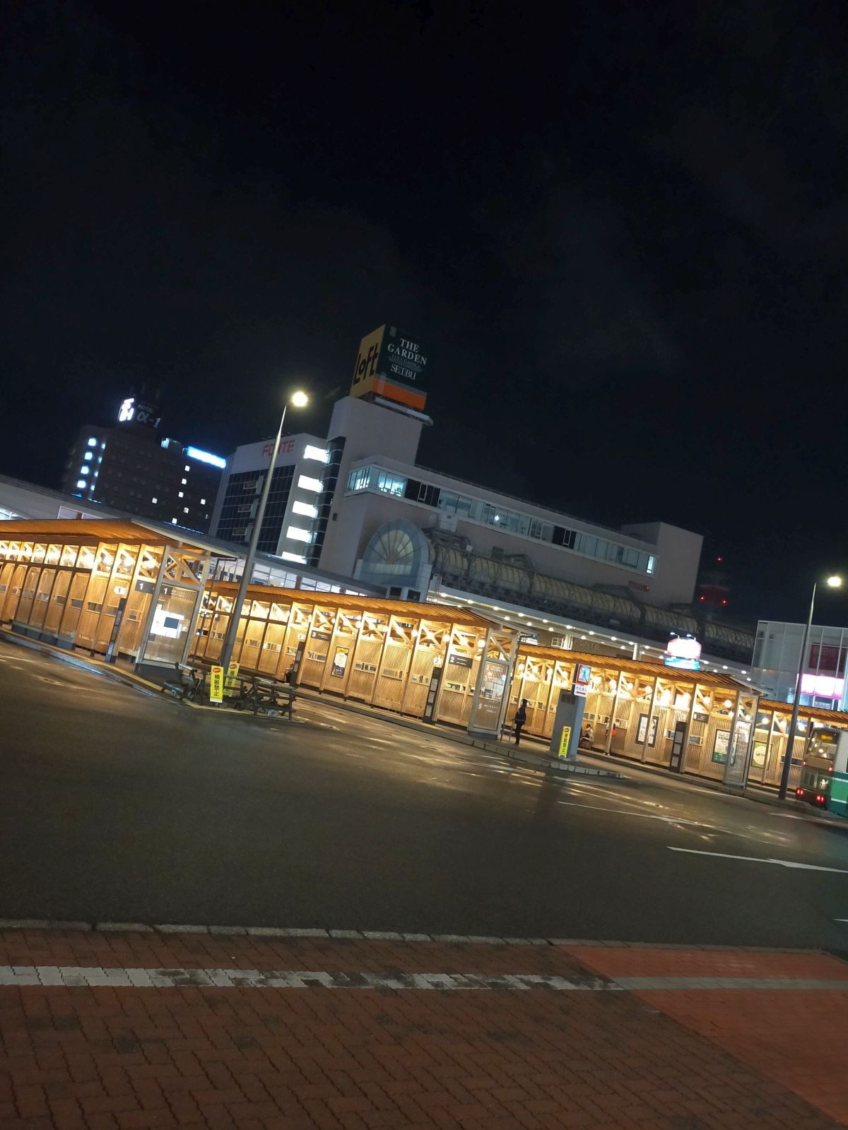 駅前のバス停