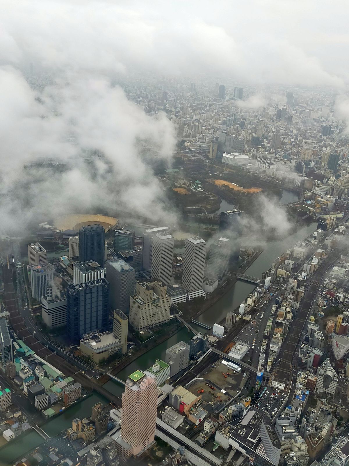 大阪城上空