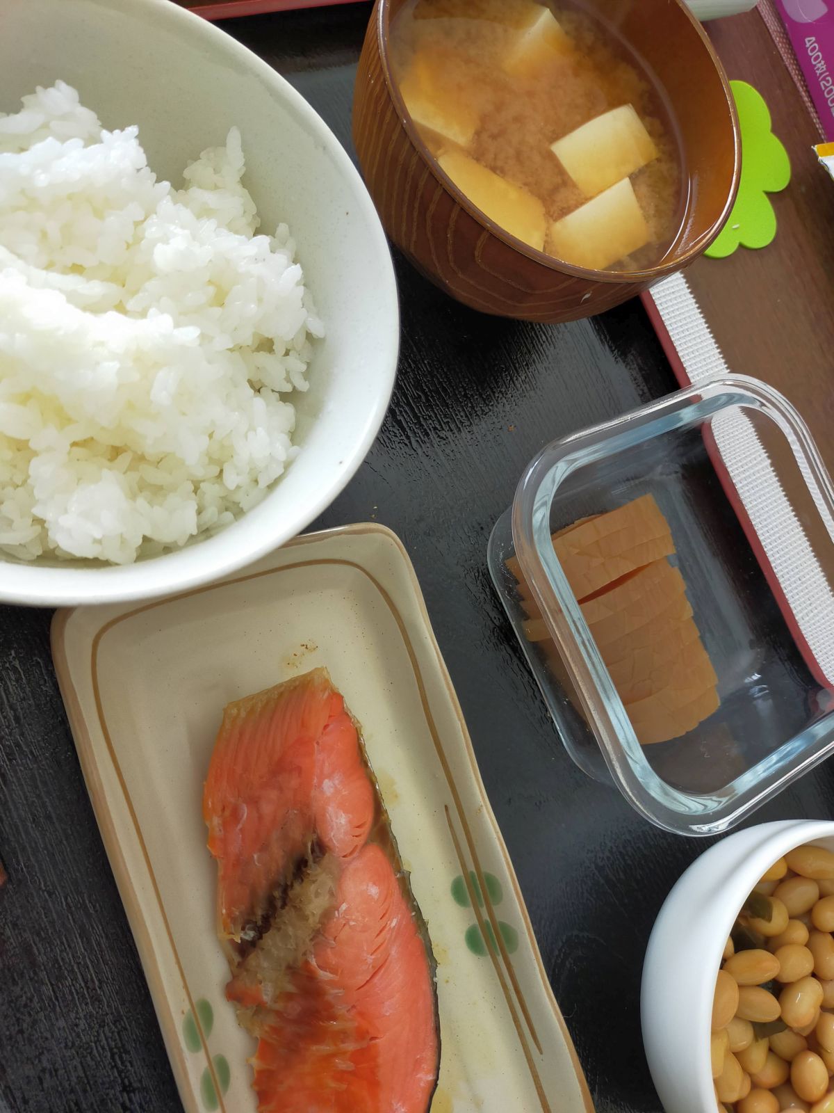 本日の朝食兼昼食