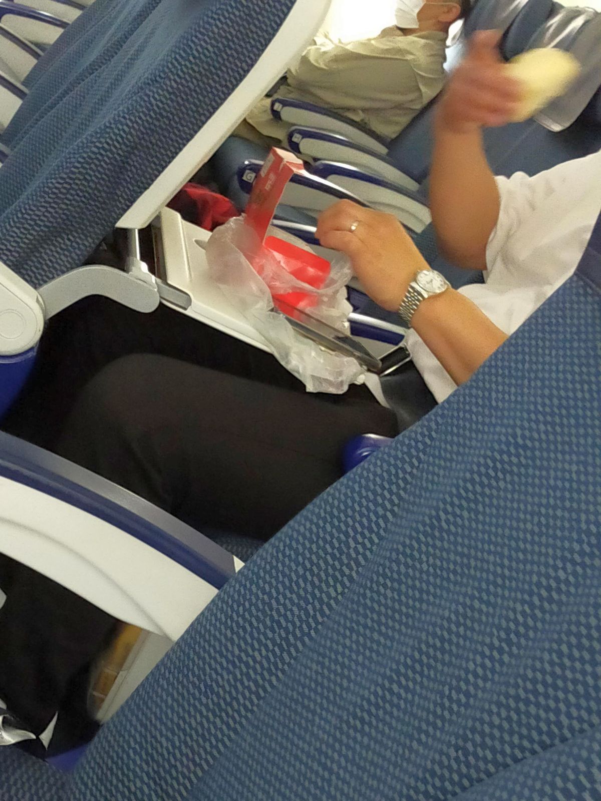 機内で551の豚まん