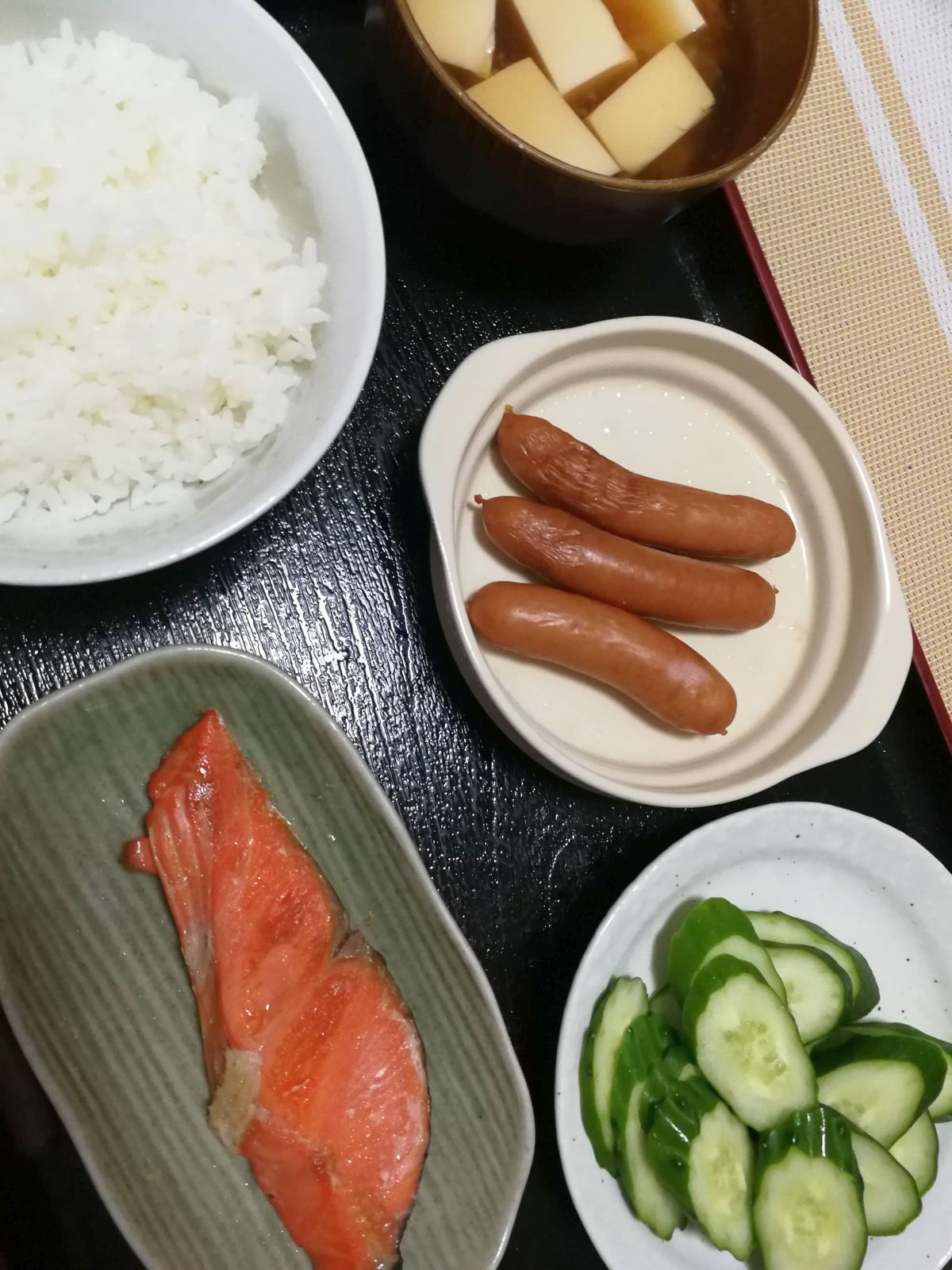 本日の朝食兼昼食