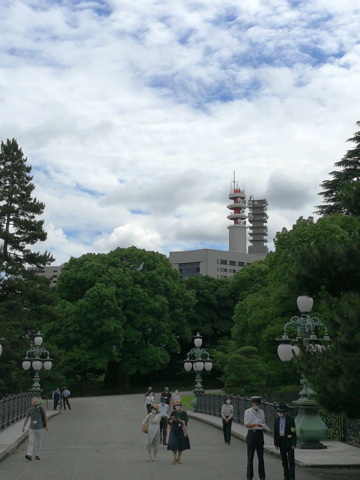 奥に警視庁