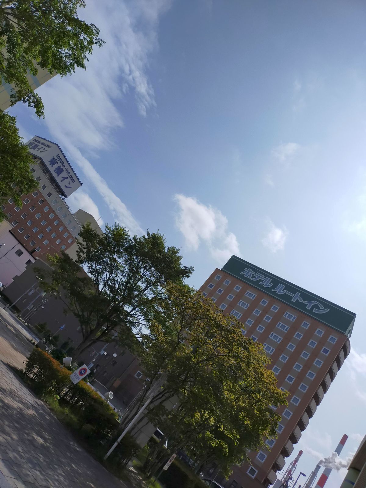 駅前の宿
