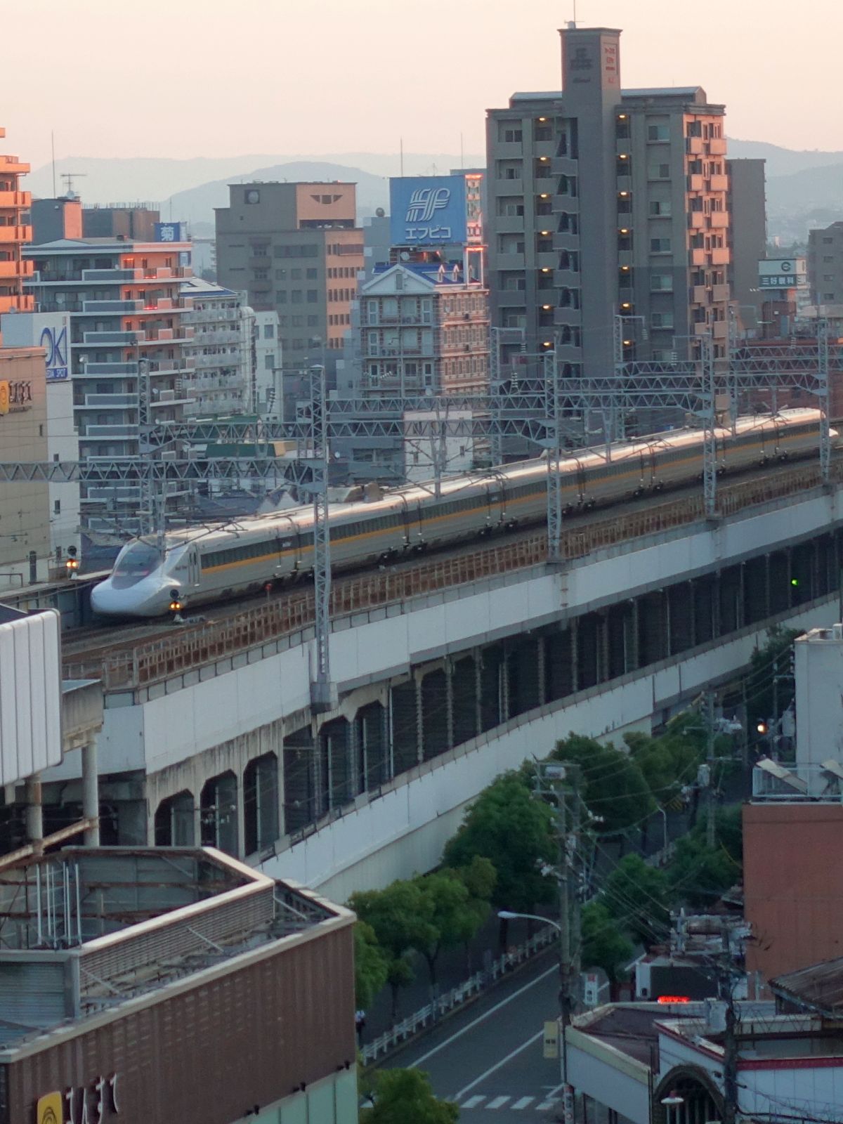 新大阪行き始発