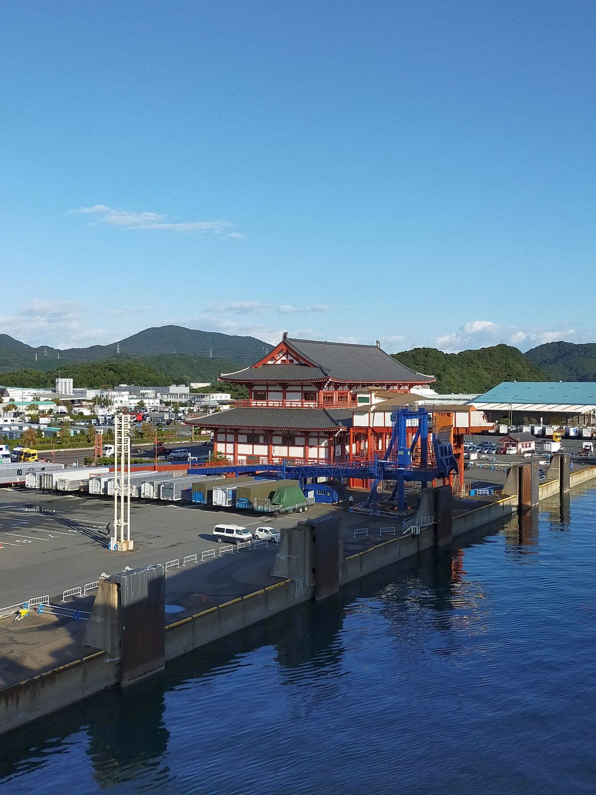 ターミナルの建物
