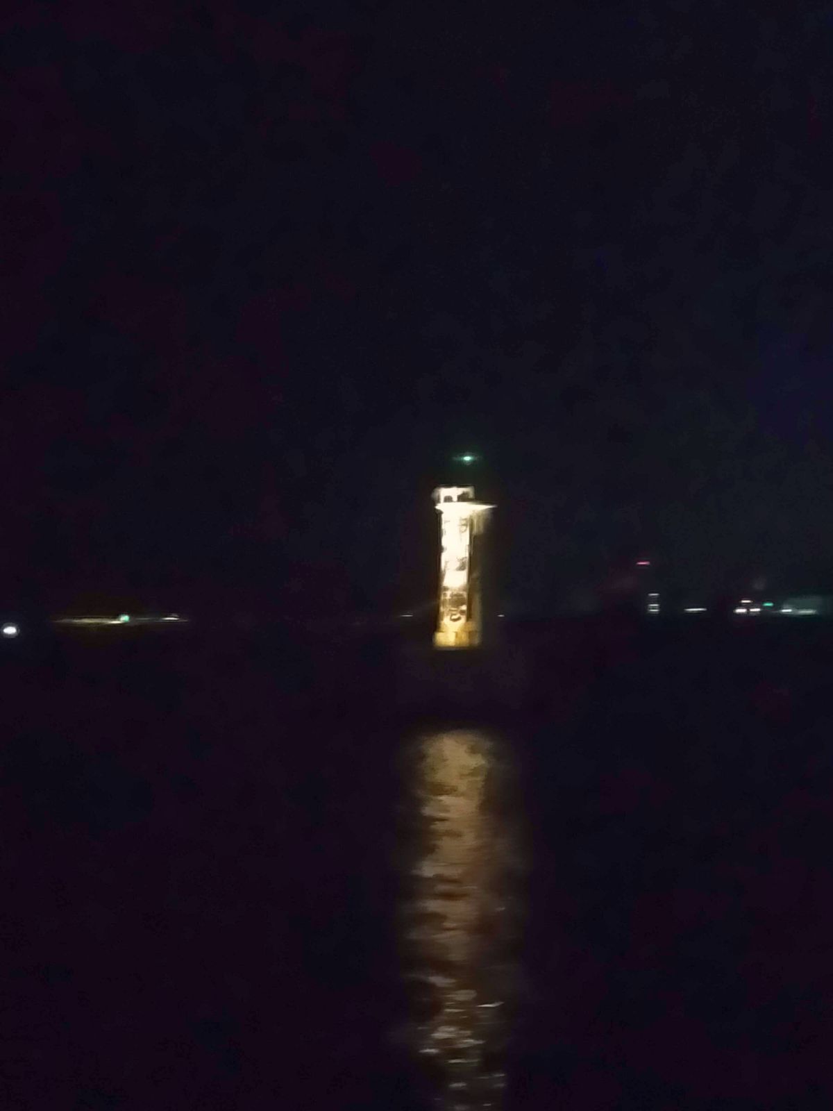 神戸港の灯台