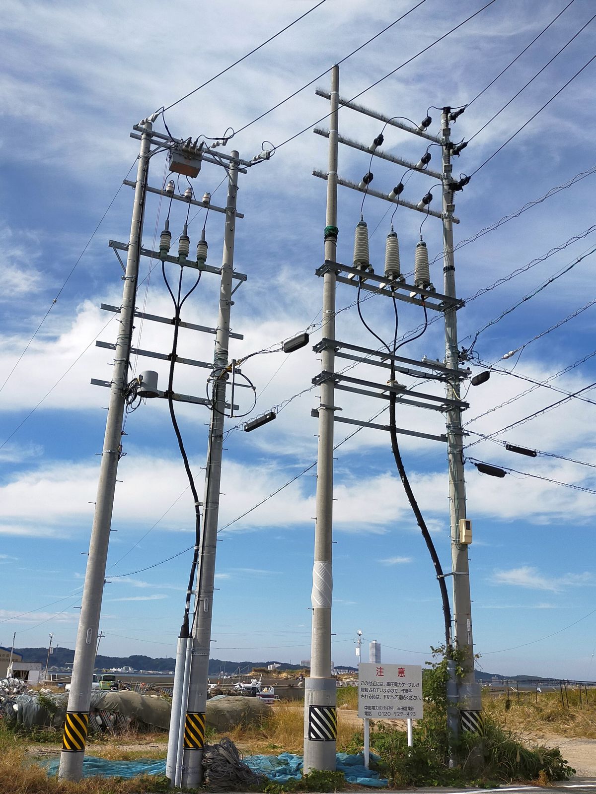 電気ケーブル