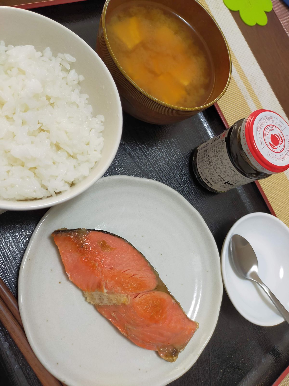 本日の朝食兼昼食