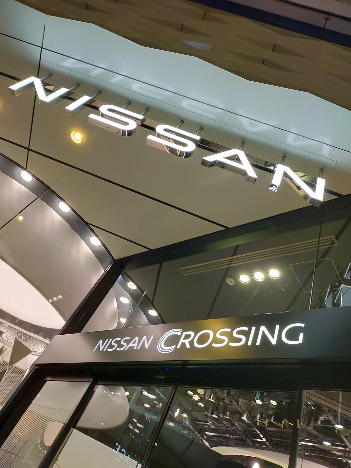 NISSAN CROSSING