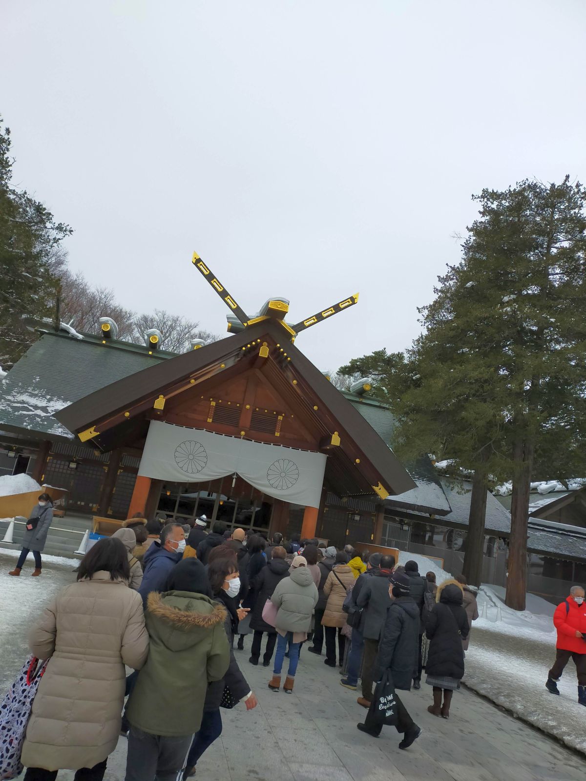 社殿前