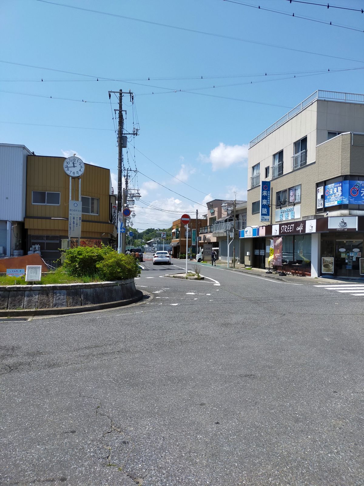 駅前の様子