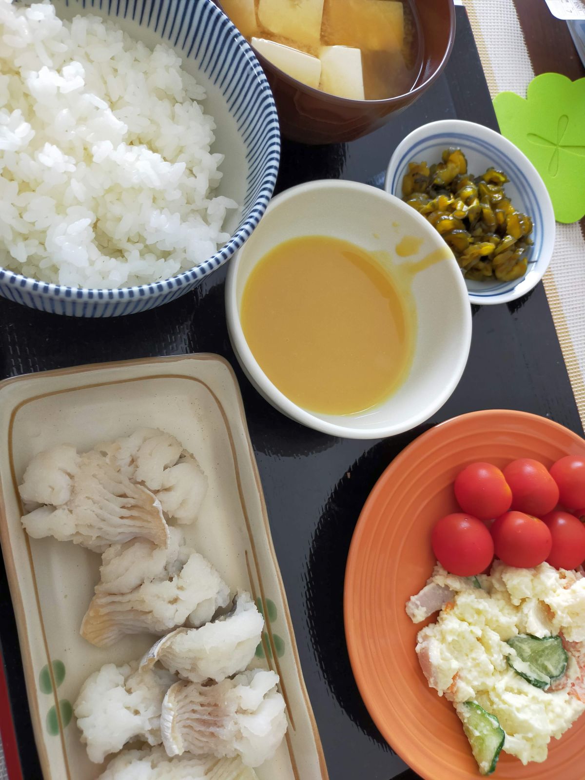 本日の朝食兼昼食