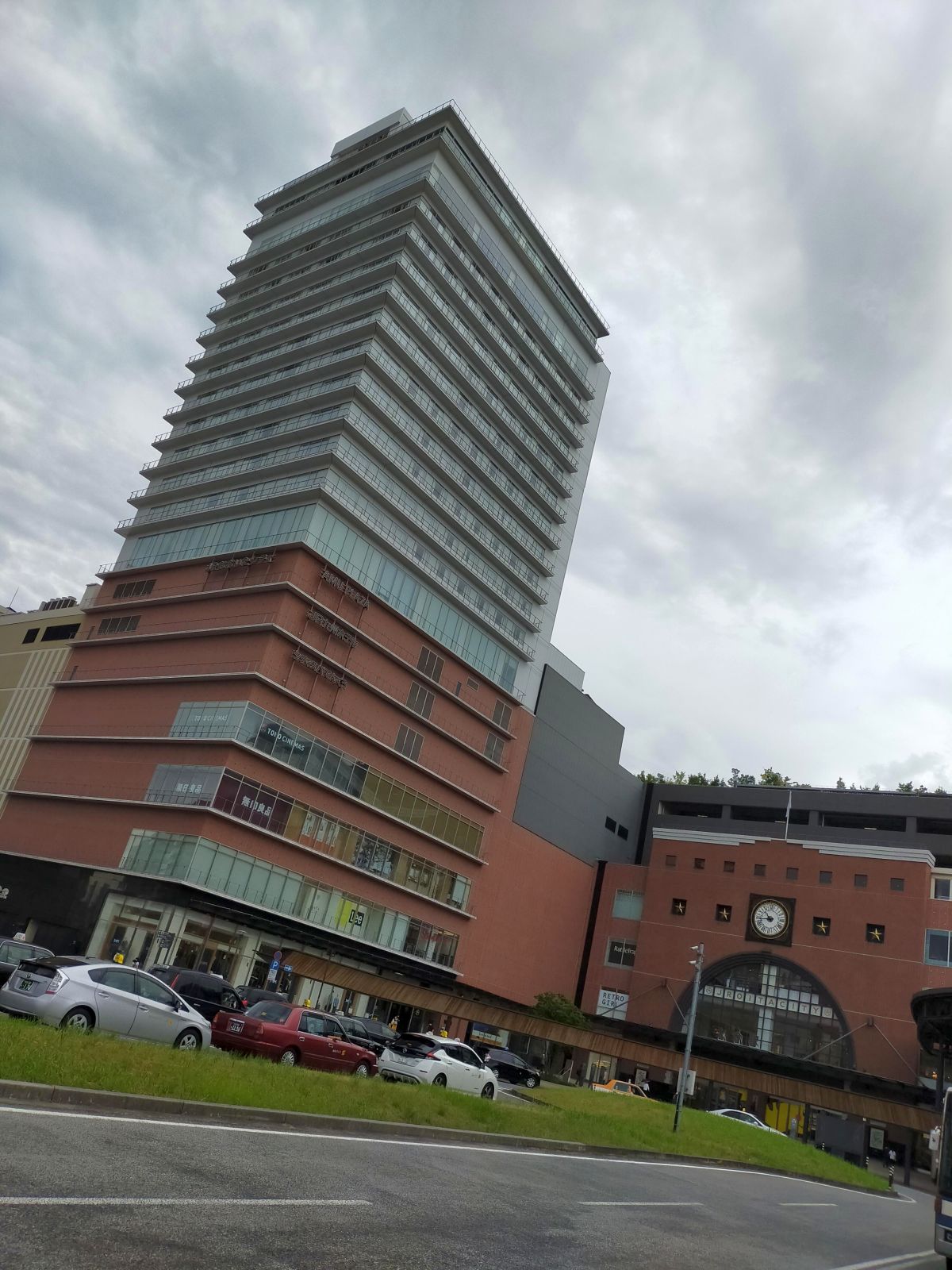 大分駅前