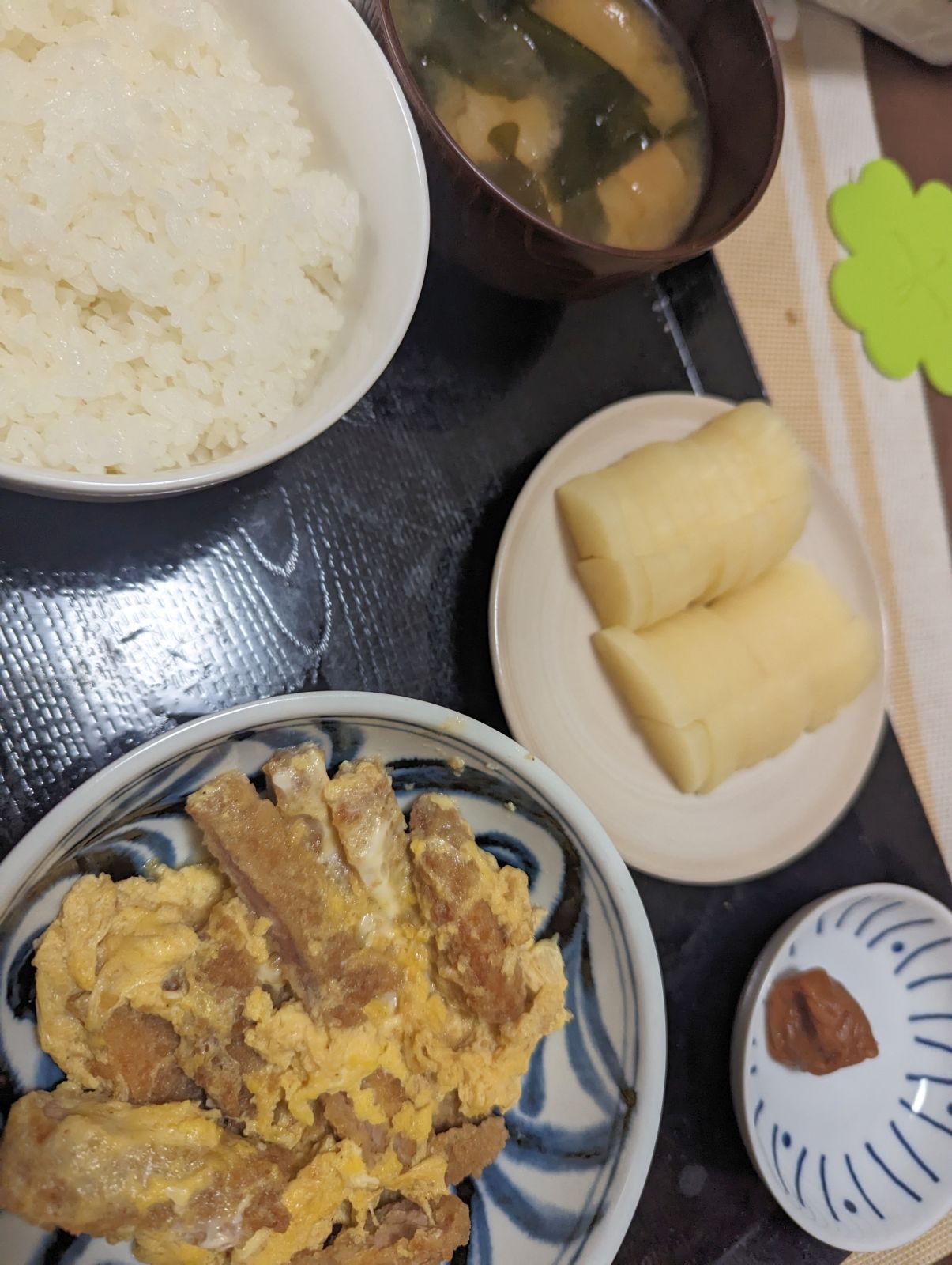 本日の朝食兼昼食