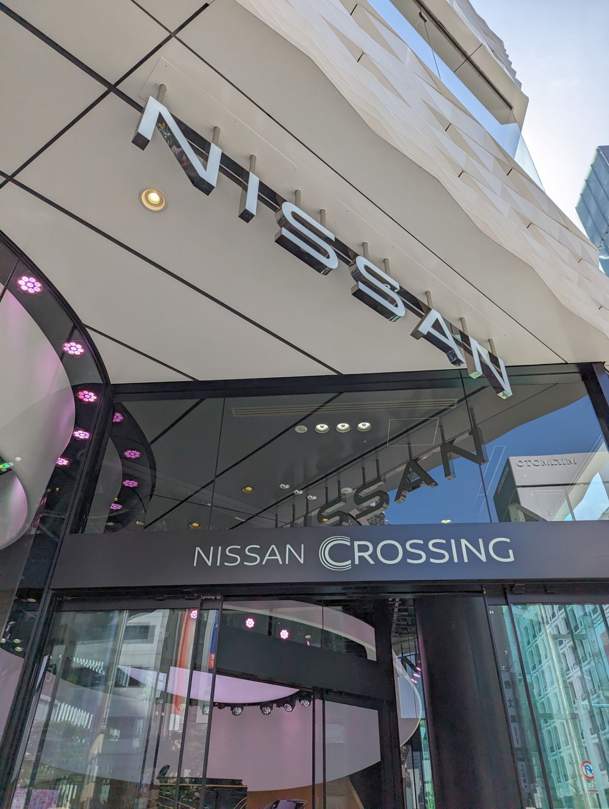 NISSAN CROSSING