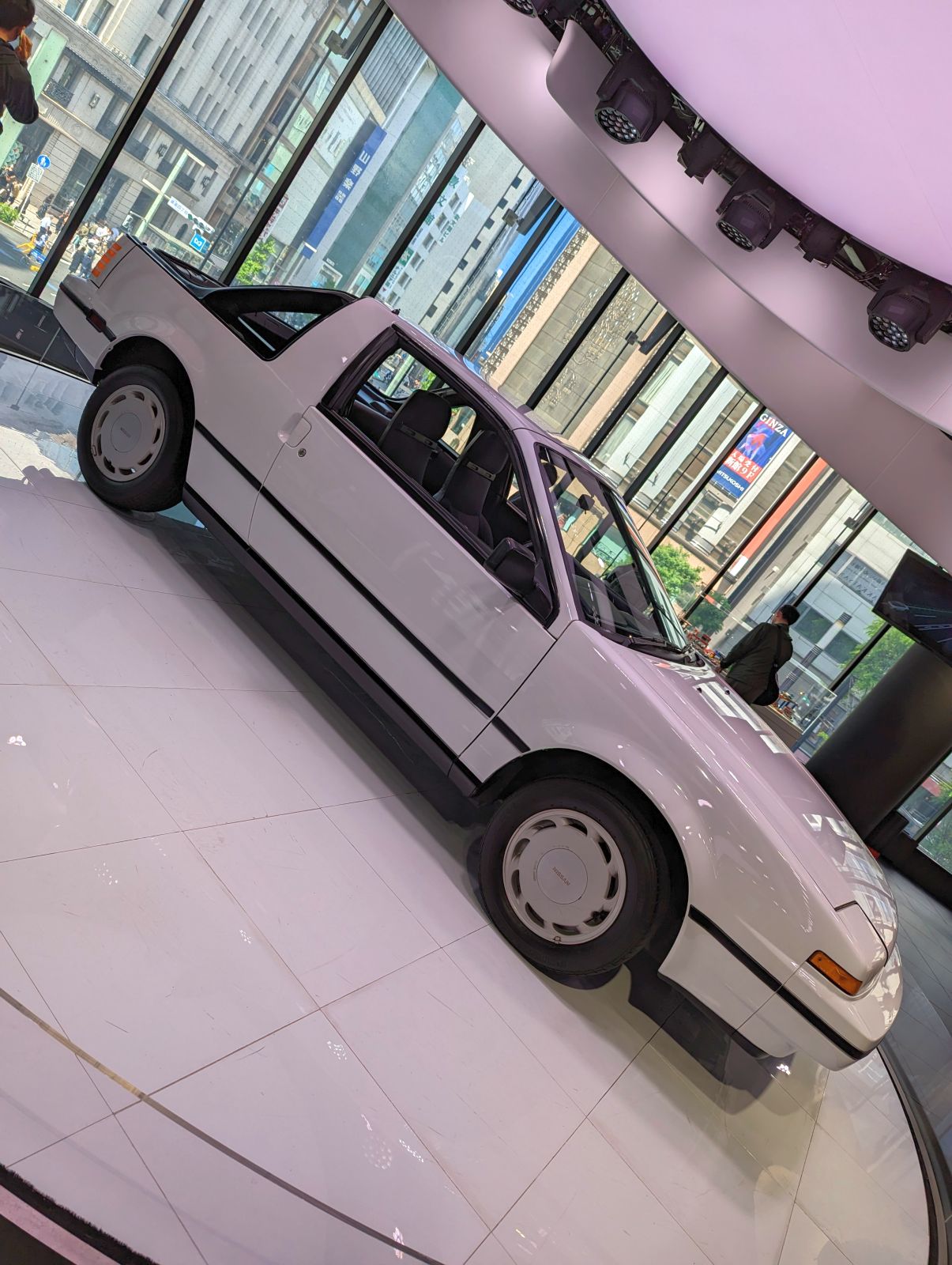 変な車２