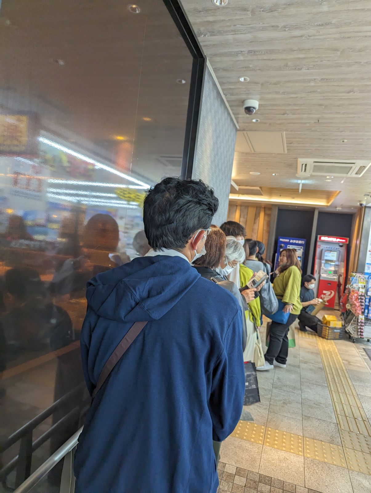 本日のお食事会場列