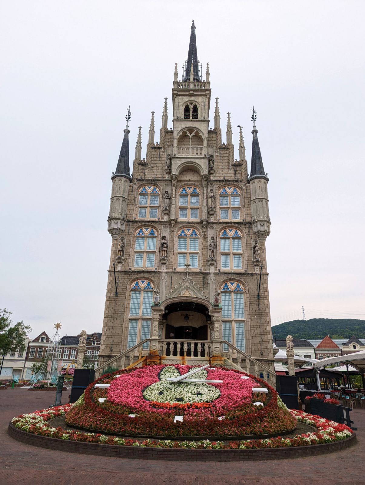 スタッドハウス前花時計