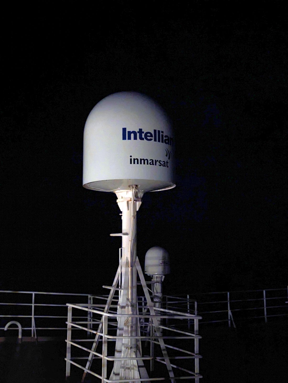 inmarsatのアンテナ