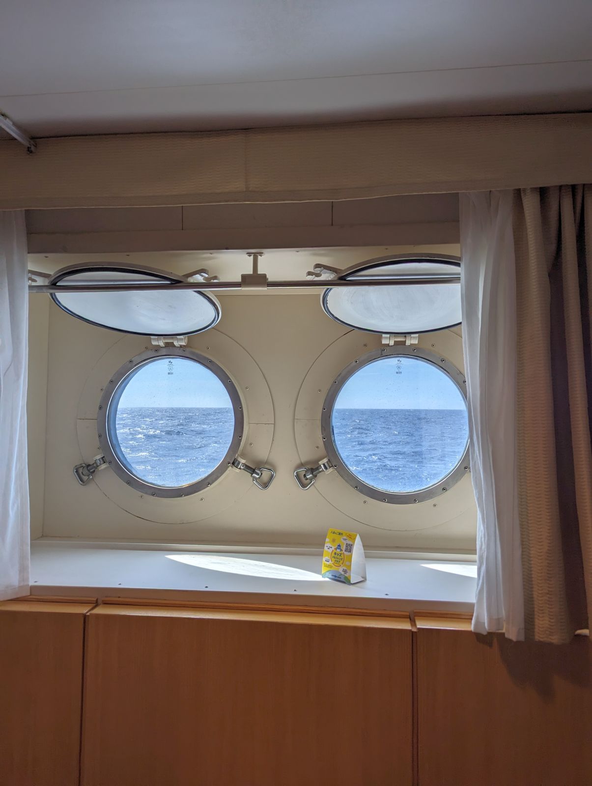 １階部屋の窓