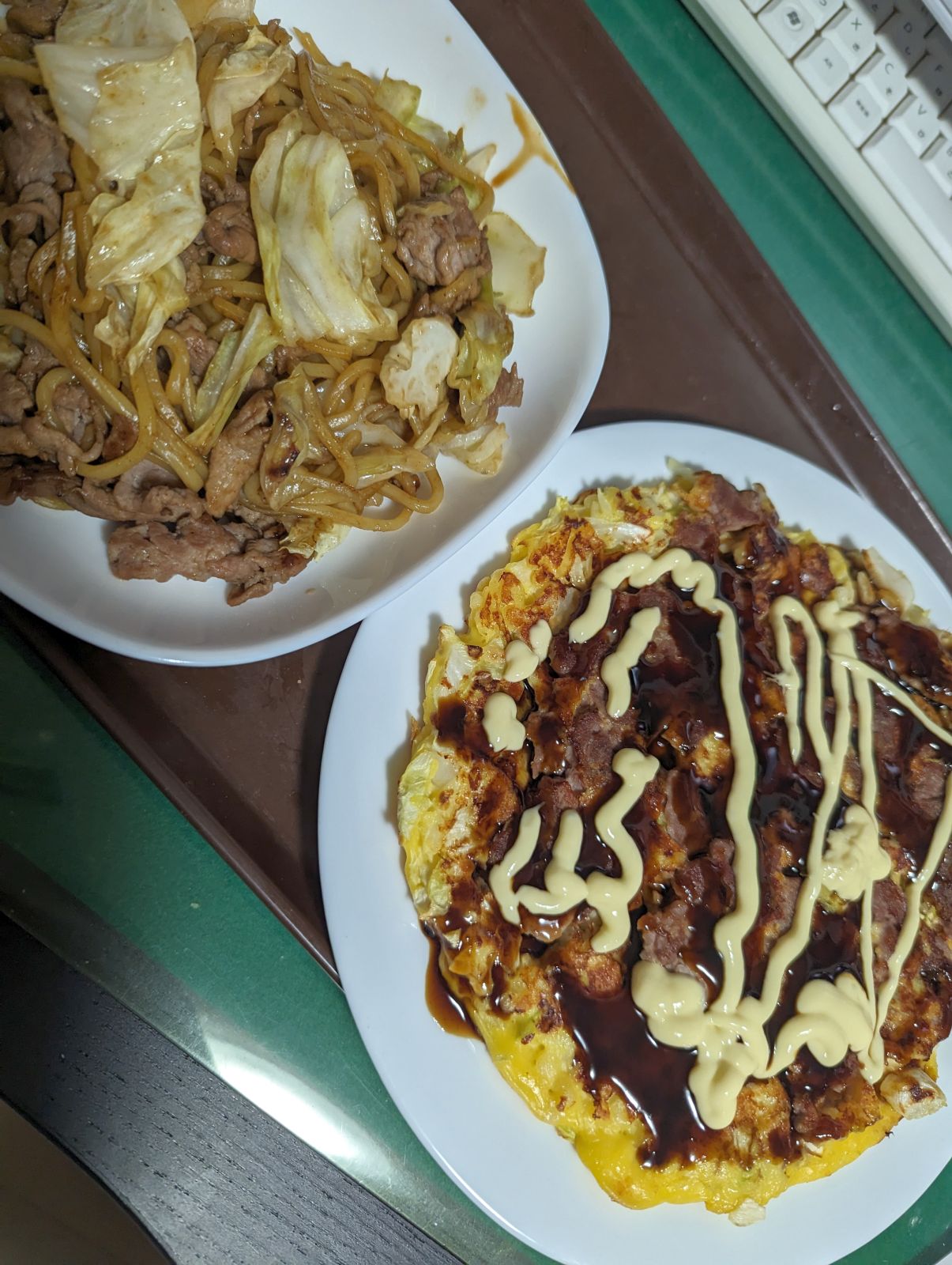 本日の朝食兼昼食兼夕食