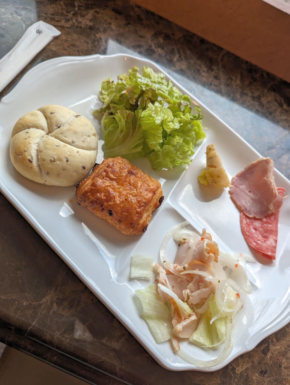 本日の朝食。