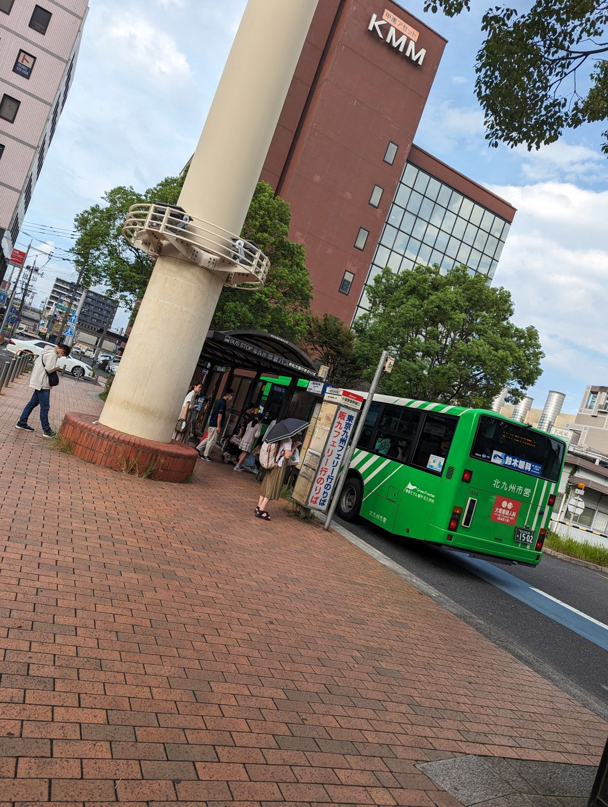 送迎バス待ち列
