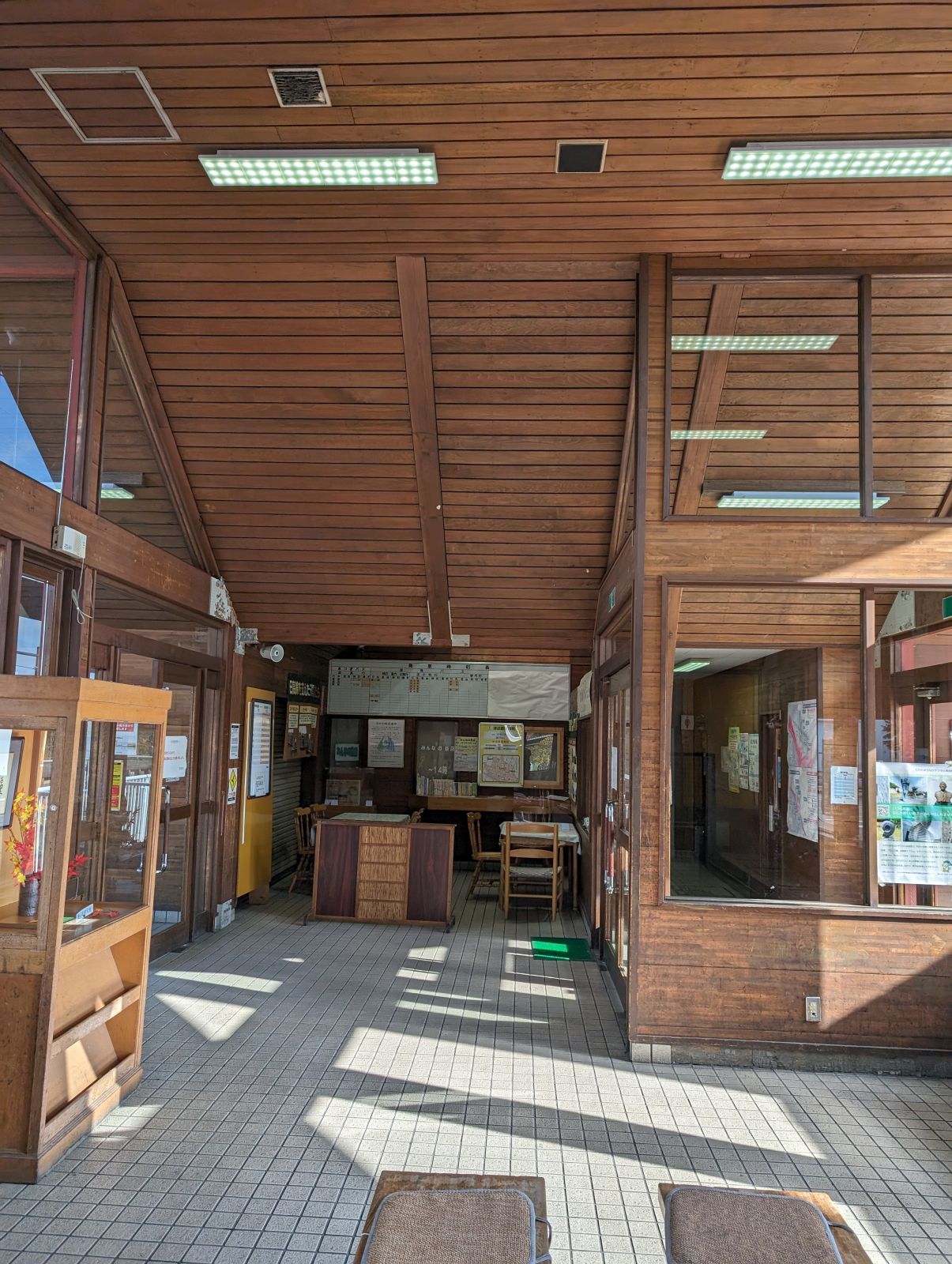 鵡川駅駅舎内