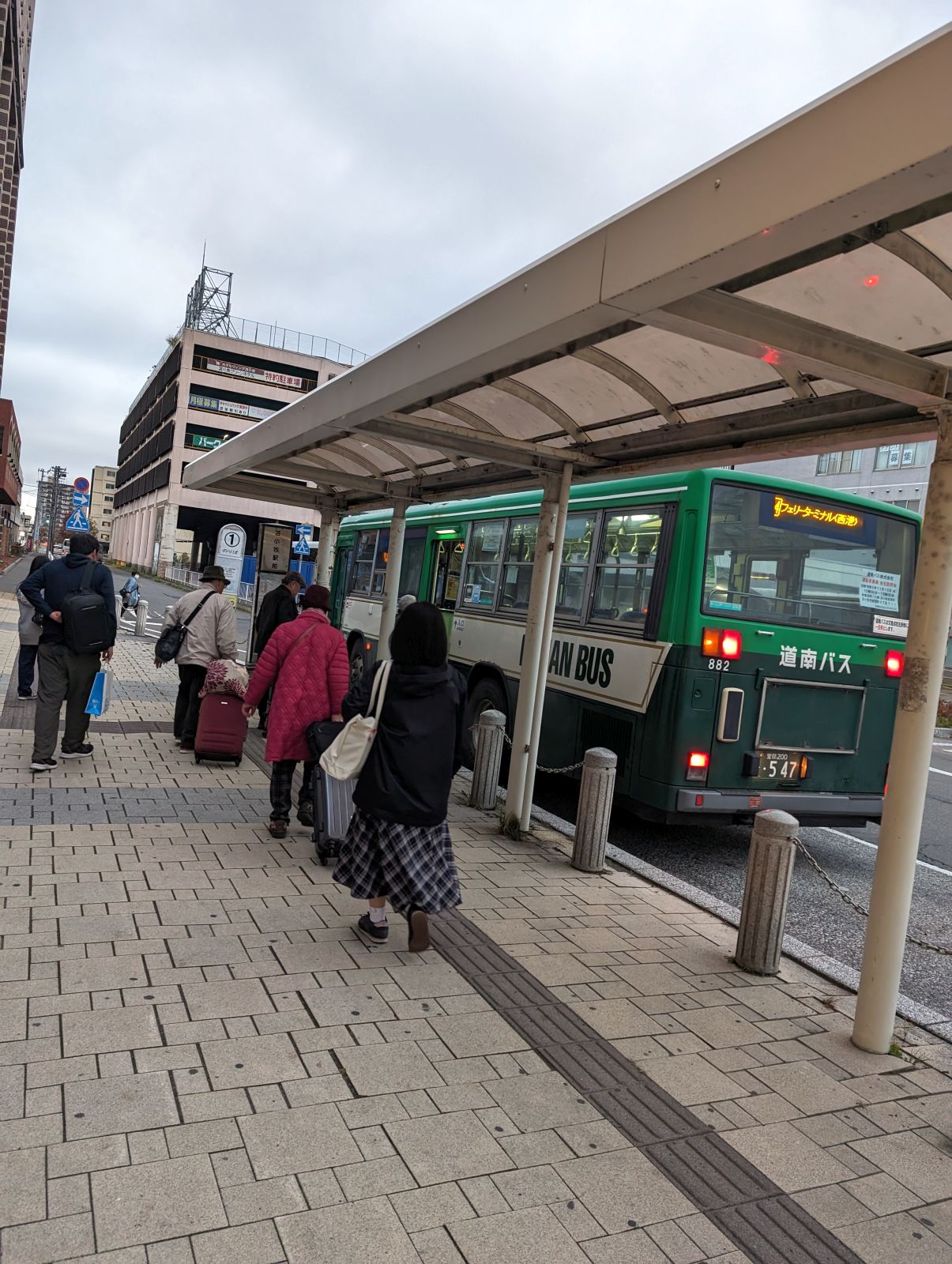 バス到着